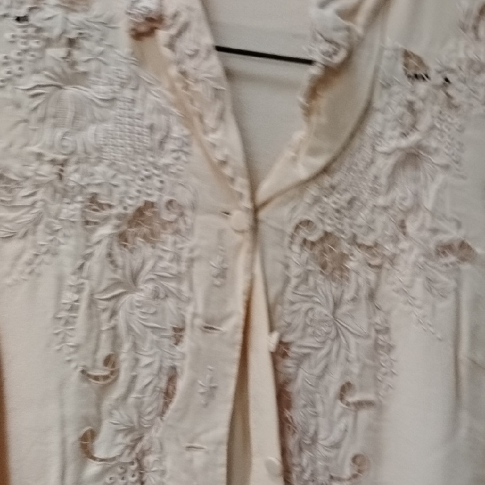 1950 Embroidered 100% Silk Handmade Embroidered Size 38 Peony Blouse